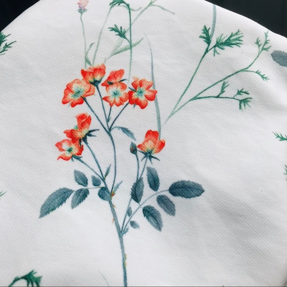 SOLD! HOST PICK Zara Floral Open Back Crop Top ✨ - Picture 3 of 6